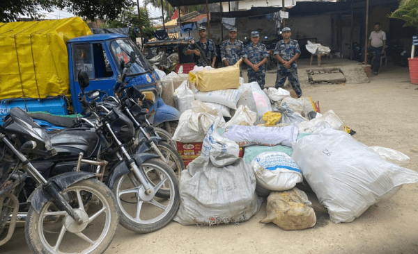 १९ लाख रुपैयाँको अवैध सामाग्री सशस्त्र प्रहरीको नियन्त्रणमा