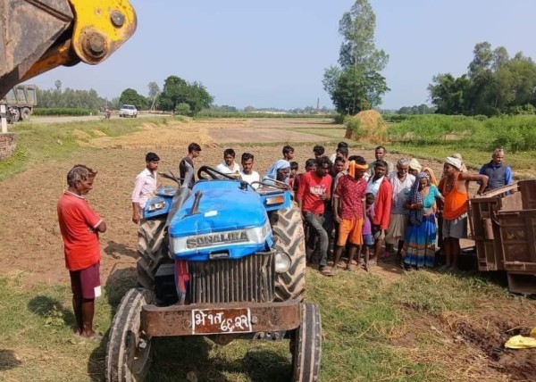 नेपालगन्जमा धान लिन गएको ट्याक्टर पल्टिँदा चालकको मृत्यु